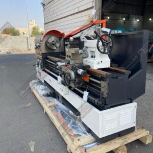 BOCHI CONVENTIONAL LATHE MACHINE CS6266C with a neutral and safety device.